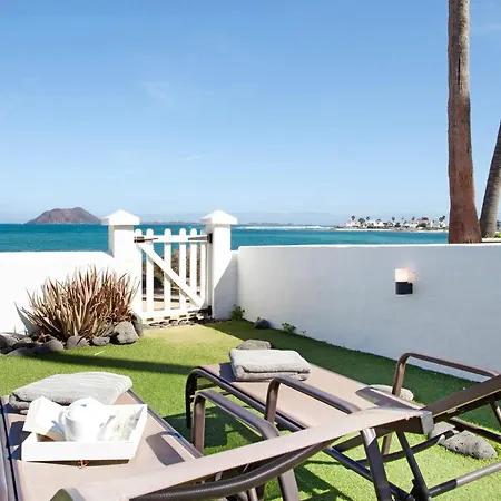 Luxury Oceanfront Villa *