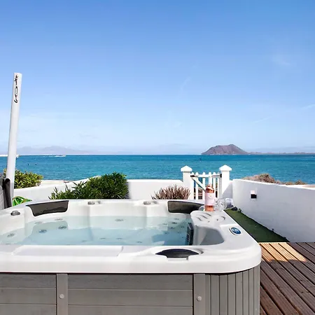 Luxury Oceanfront Κοραλέχο